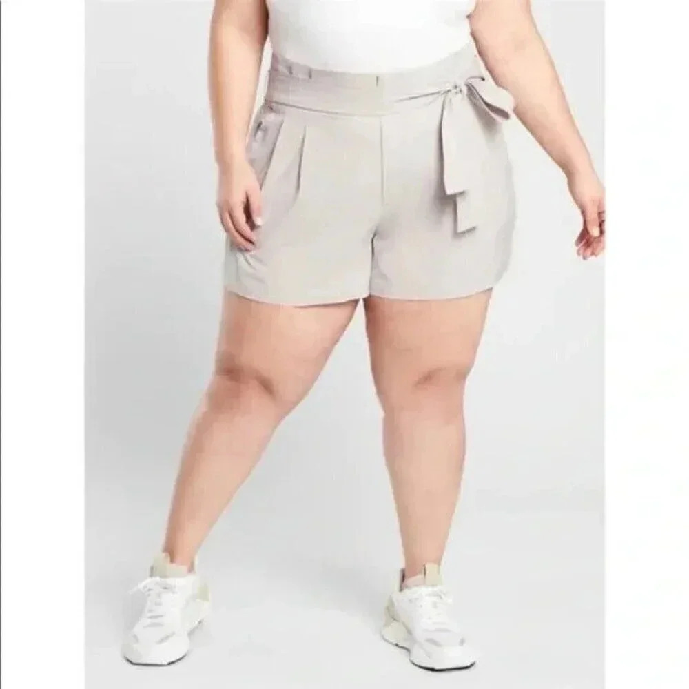 Athleta Skyline Short II Size 26 Abalone Grey Beige Athletic Travel Active